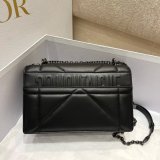 Christian Dior AAA+ Replica M5821 The Best Tote Bag